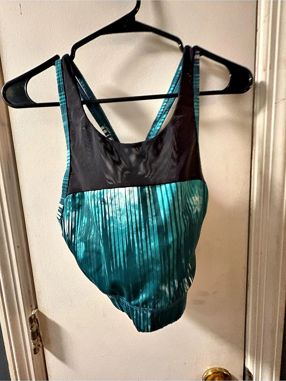 ASICS Women's Abstract Sports Bra in Green & Black Size Large